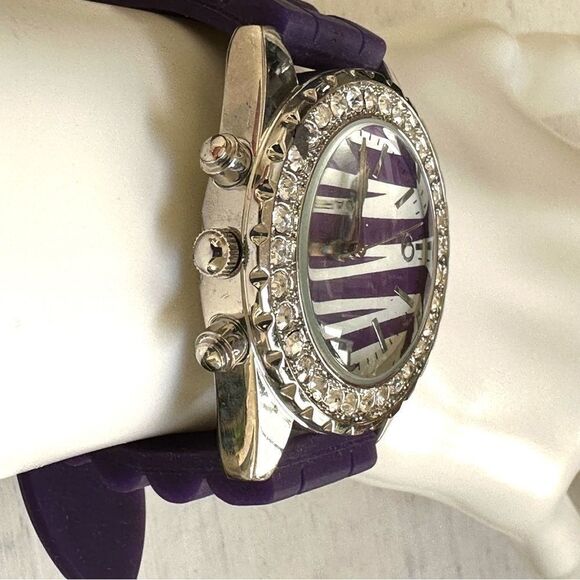 Bréda zebra rhinestone watch with purple band - Picture 4 of 8